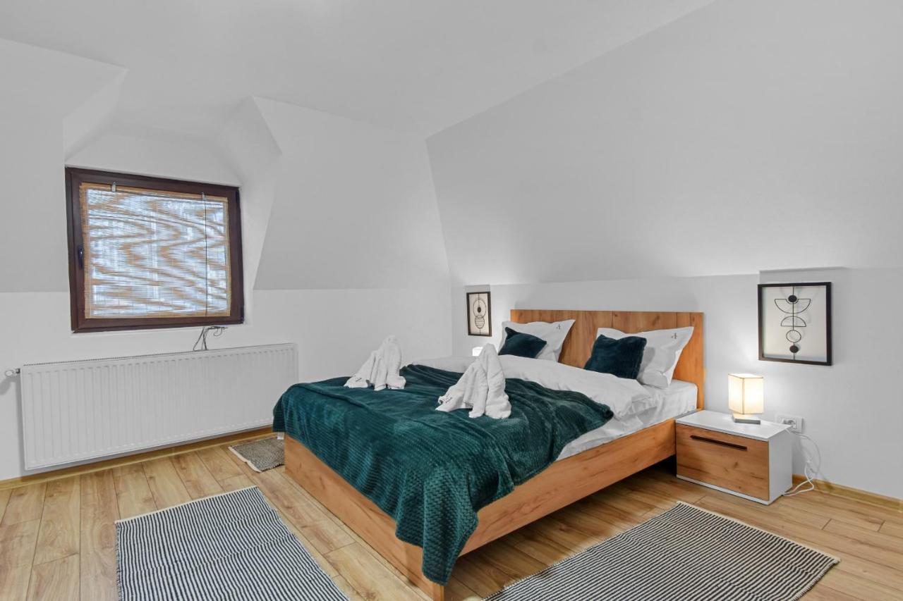 Two Bedrooms Hytta Apartment Синая Екстериор снимка